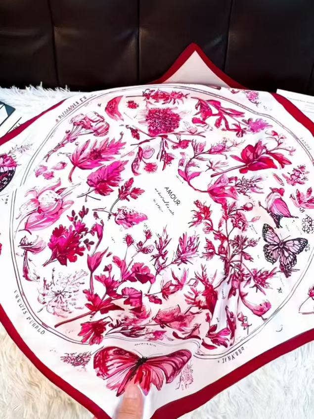 70 x 70 cm square polyester silk-effect scarf with chic botanical print: Fuchsia