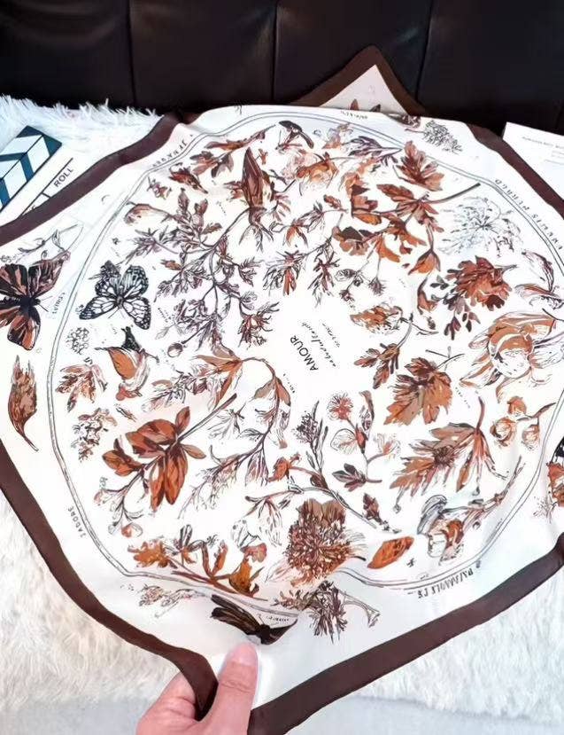 70 x 70 cm square polyester silk-effect scarf with chic botanical print: Brown